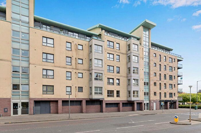 2 Bedroom Flat For Sale In / Lindsay Road, Newhaven, Edinburgh, EH6