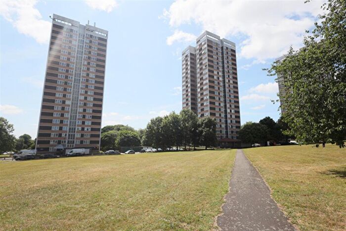 2 Bedroom Flat To Rent In Westgate Court, Newcastle Upon Tyne, NE4