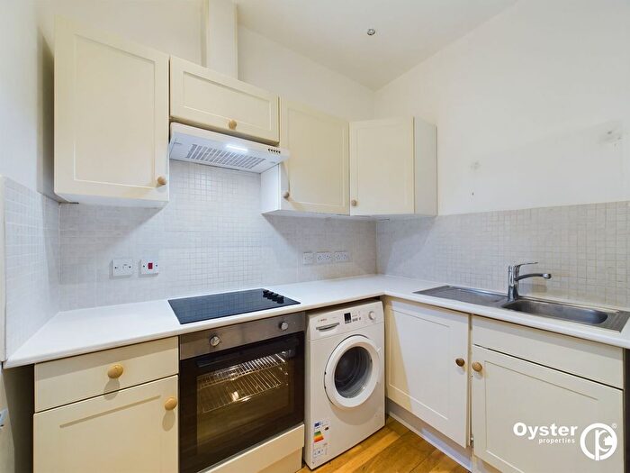1 Bedroom Flat To Rent In High Road, Northern Star House, N11