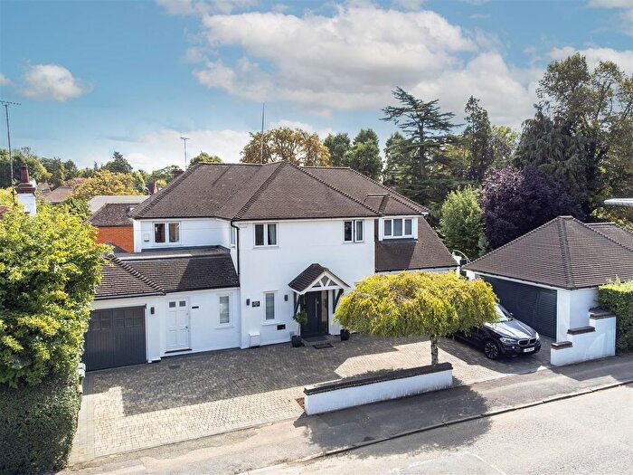 6 Bedroom Detached House For Sale In Clarence Road, Harpenden, AL5