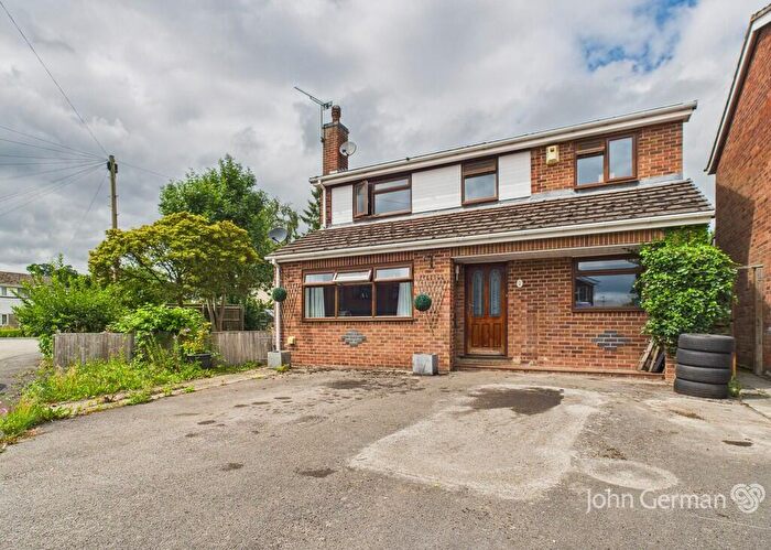 4 Bedroom Detached House For Sale In Oak Drive, Doveridge, DE6