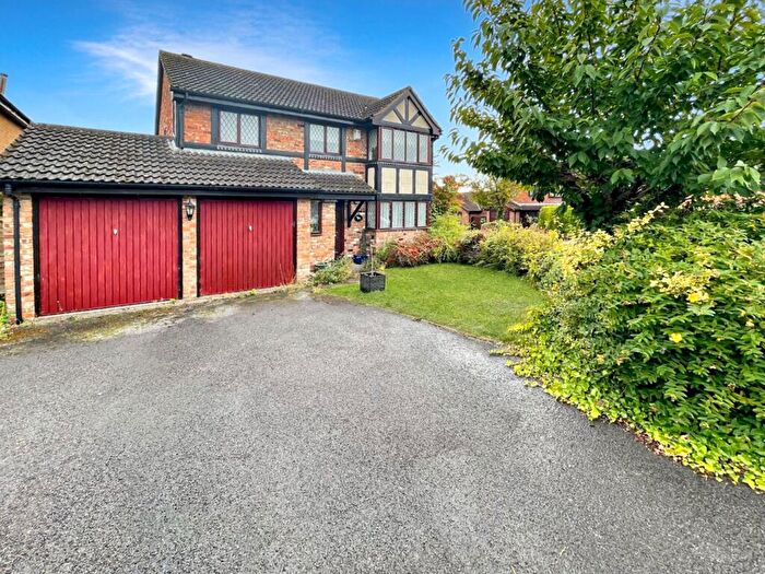 4 Bedroom Detached House For Sale In Woodmere, Luton, Bedfordshire, LU3