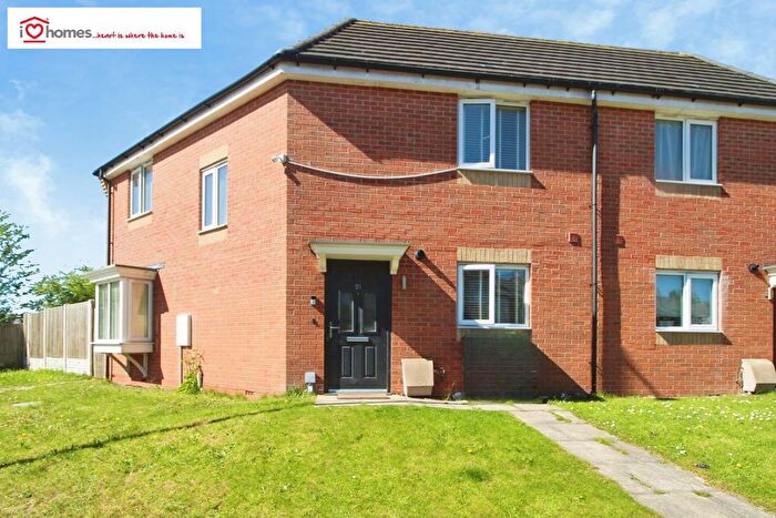 3 Bedroom Semi Detached House For Sale In Northumberland Way, Walsall, WS2