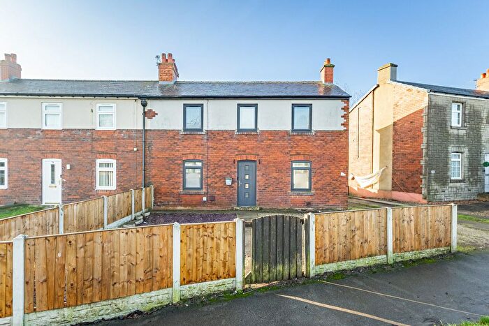 3 Bedroom Semi Detached House For Sale In Bradford Road, Tingley, WF3