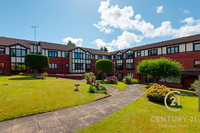 2 Bedroom Flat For Sale In Woolton Mews, Woolton, L25