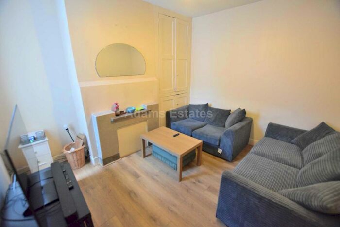 4 Bedroom Terraced House To Rent In De Beauvoir Road, Reading, RG1