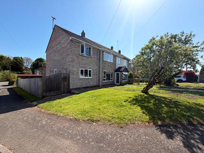 5 Bedroom Semi-Detached House For Sale In Greenwood Close, Byfield, Northamptonshire, NN11