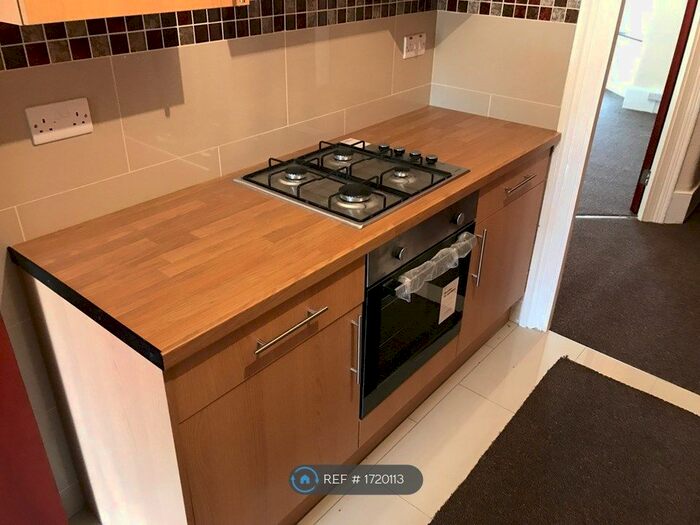 2 Bedroom Flat To Rent In Central Park Road, London, E6