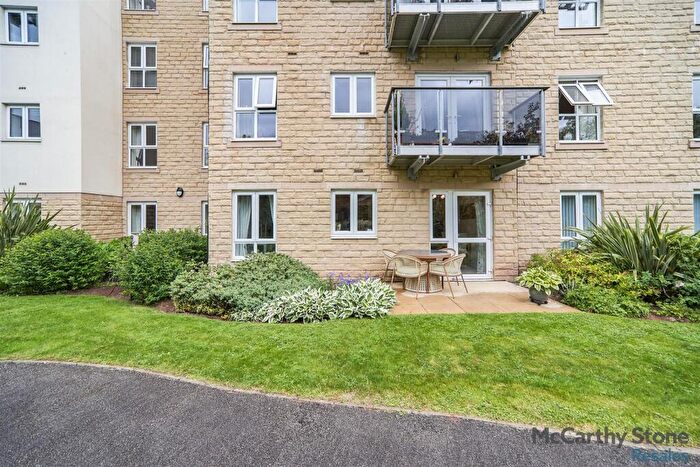 1 Bedroom Apartment For Sale In Squirrel Way, Shadwell, Leeds, LS17