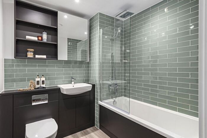2 Bedroom Flat For Sale In Garwood House, Juniper Crescent Greenwich, SE10