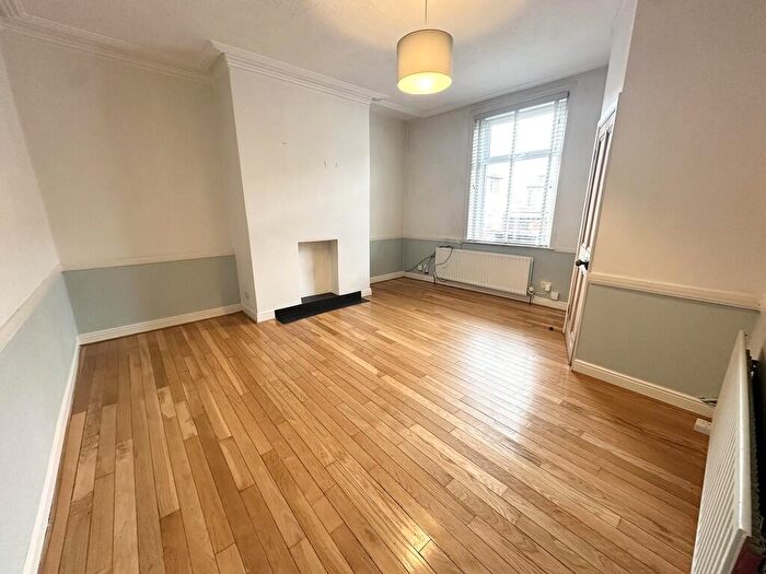 2 Bedroom End Of Terrace House To Rent In Tennyson Street, Farsley, LS28