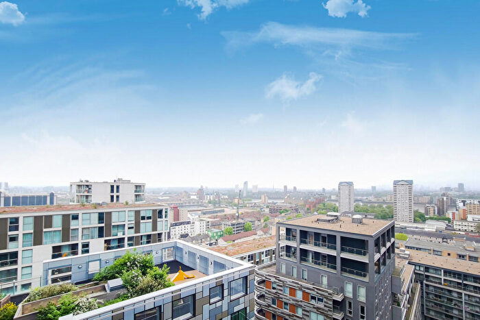 Apartment To Rent In Duckman Tower Lincoln Plaza, E14