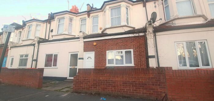 1 Bedroom Flat To Rent In Dersingham Avenue, London E12