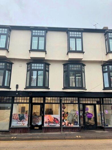 2 Bedroom Flat To Rent In Fore Street, Cullompton, EX15