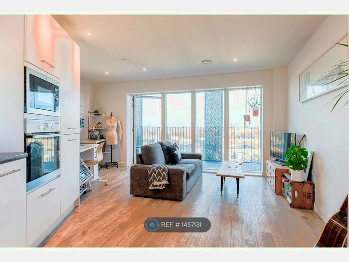 1 Bedroom Flat To Rent In Dalston Lane, London, E8