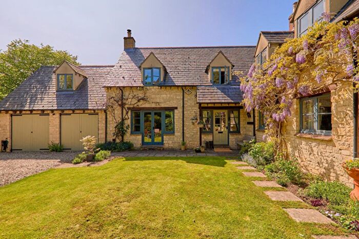 4 Bedroom Detached House For Sale In The Lanes, Bampton, OX18
