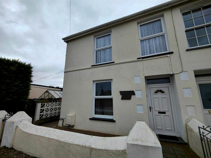 2 Bedroom Flat To Rent In Lower Flat, Penwallis House, Fishguard, SA65