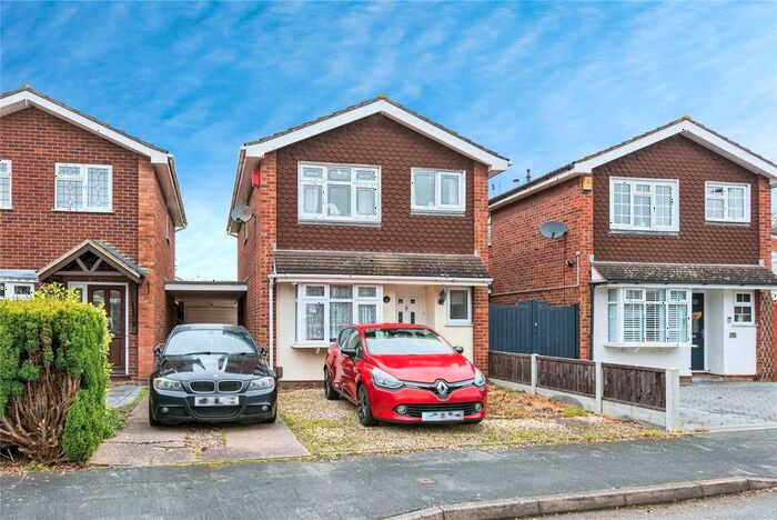 4 Bedroom Link Detached House For Sale In Albany Drive, Rugeley, Staffordshire, WS15