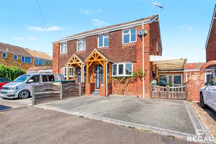 4 Bedroom Semi-Detached House For Sale In Sherborne Way, Hedge End, SO30