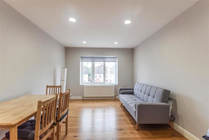 1 Bedroom Apartment To Rent In Nimrod Court, Sutton, SM1