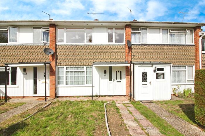 3 Bedroom Terraced House For Sale In Savernake Close, Tilehurst, Reading, RG30