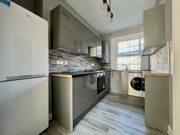 4 Bedroom Flat To Rent In Kirkdale, Sydenham, SE26