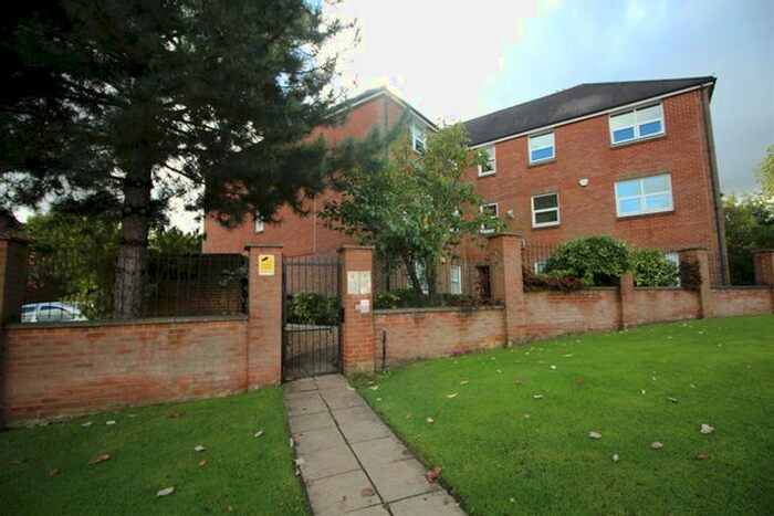 2 Bedroom Flat To Rent In Hale Lane, Edgware, HA8
