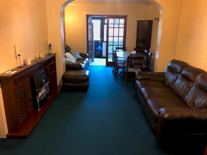 3 Bedroom Semi-Detached House To Rent In Waddens Brook Lane, Wolverhampton, WV11