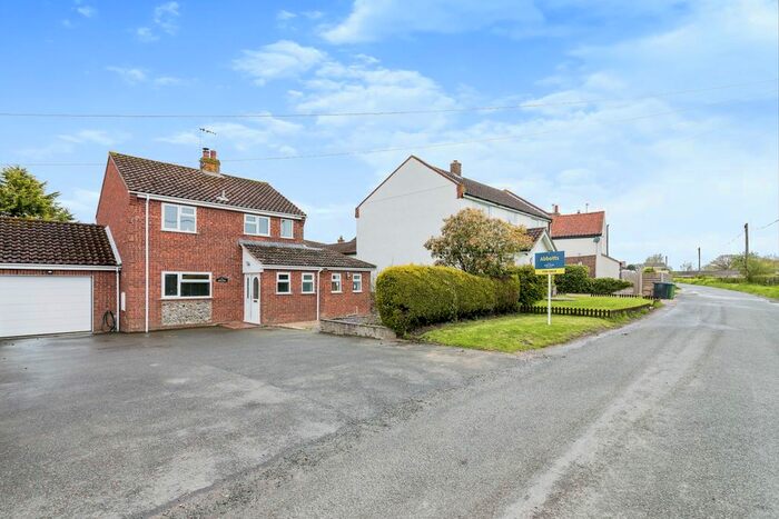 3 Bedroom Link Detached House For Sale In Staithe Road, Burgh St. Peter, Beccles, Norfolk, NR34