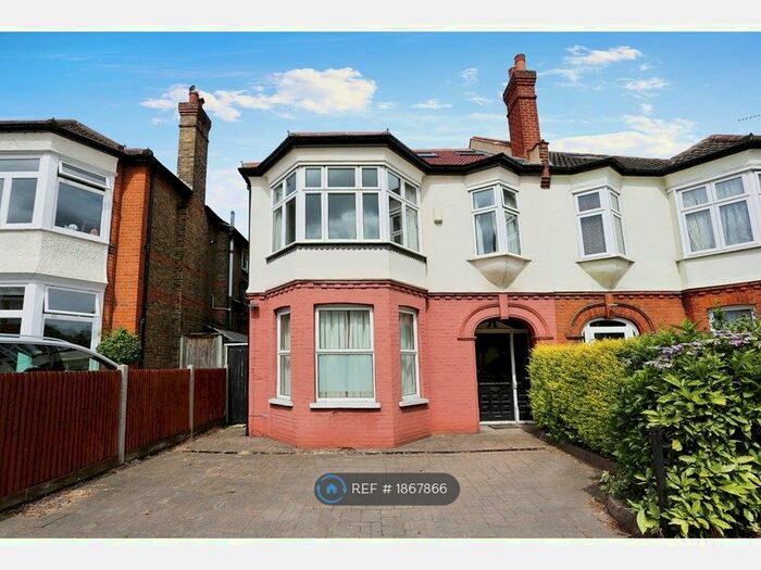 5 Bedroom Semi-Detached House To Rent In College Road, Bromley, BR1