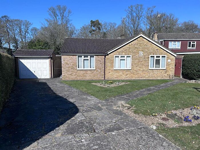 2 Bedroom Detached Bungalow For Sale In Vigors Croft, Hatfield, AL10