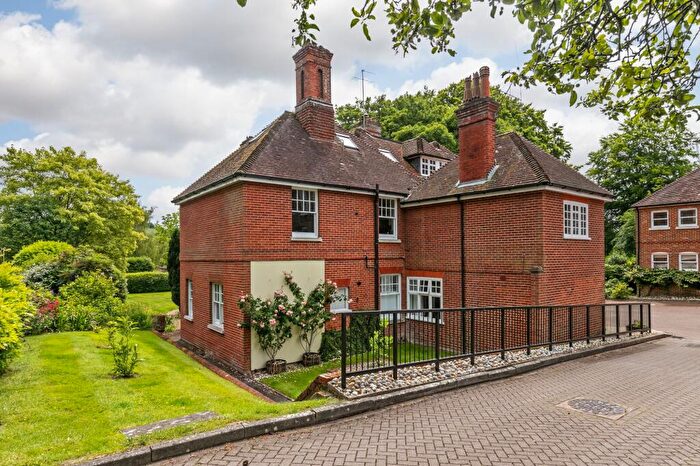 1 Bedroom Apartment For Sale In Mead Road, St. Cross Mede Mead Road, SO23