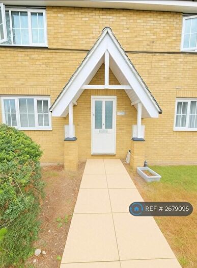 2 Bedroom Flat To Rent In Kendal, Purfleet-On-Thames, RM19