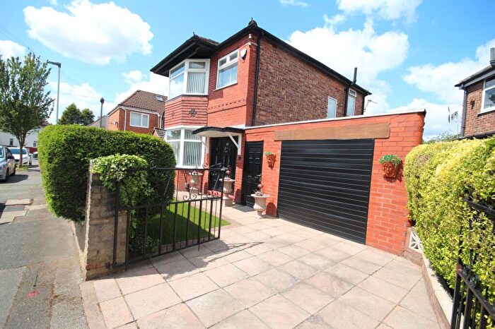 3 Bedroom Detached House For Sale In Melville Road, Stretford, M32