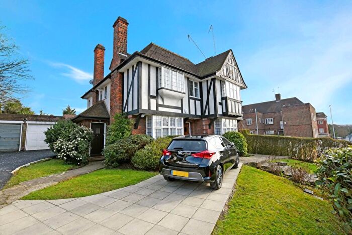 1 Bedroom Flat To Rent In Ossulton Way, Hampstead Garden Suburb, N2