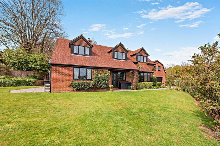 4 Bedroom Detached House For Sale In Oxford Road, Donnington, Newbury, Berkshire, RG14