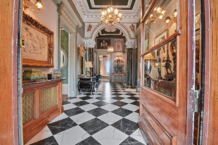 3 Bedroom Ground Maisonette For Sale In Newark Street, Inverclyde, Greenock, PA16