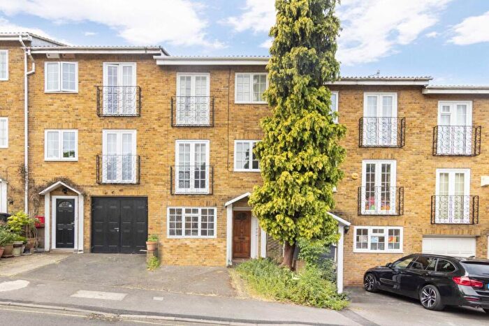 5 Bedroom House To Rent In Boyd Close, Kingston Upon Thames, KT2