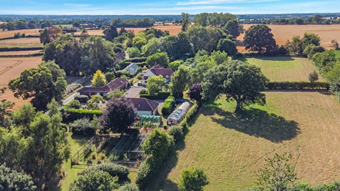 6 Bedroom Detached House For Sale In The Hill, Swanton Abbott, Norwich, NR10
