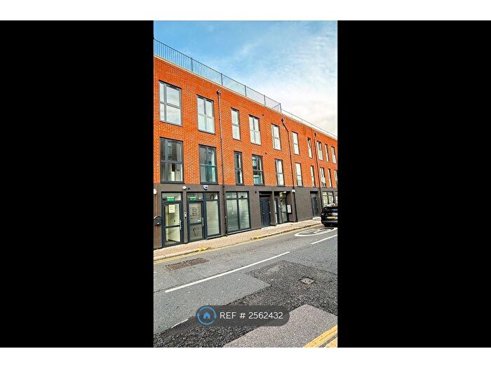2 Bedroom Maisonette To Rent In High Road, London, E11