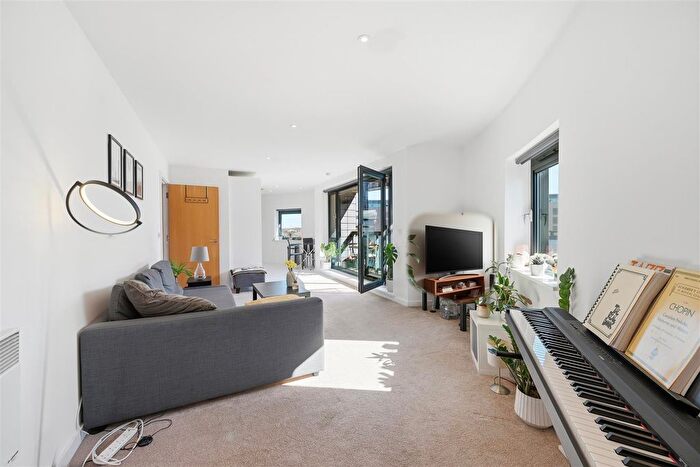 2 Bedroom Flat For Sale In The Sphere, Royal Victoria Dock, E16