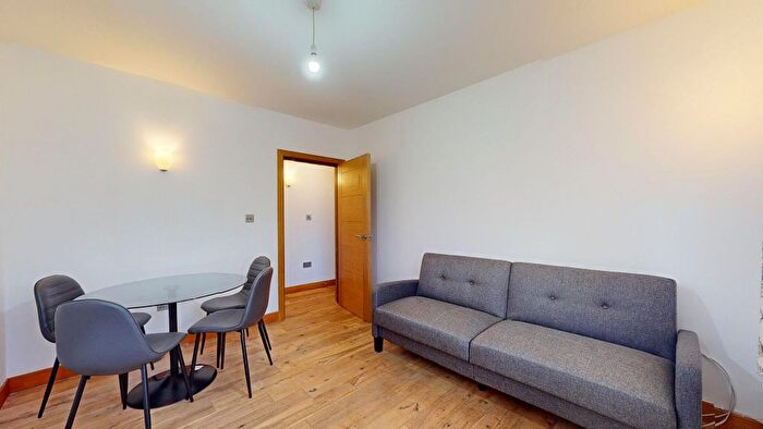 2 Bedroom Flat To Rent In Gunnersbury Avenue, London, W5