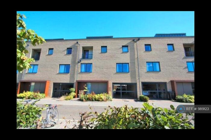 4 Bedroom Terraced House To Rent In Harvest Road, Trumpington, Cambridge, CB2