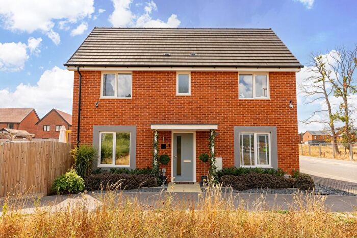 3 Bedroom Semi-Detached House For Sale In Worsell Drive, Copthorne, RH10