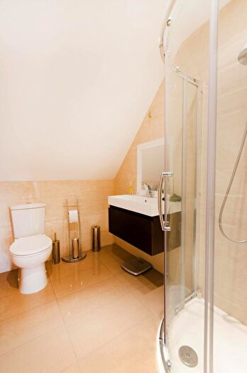 3 Bedroom Flat For Sale In Teignmouth Road, Mapesbury Estate, London, NW2