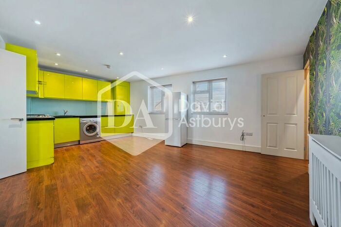 2 Bedroom Apartment To Rent In Coleridge Road, Crouch End, London, N8