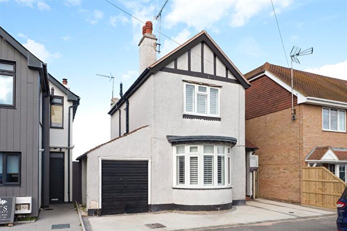 4 Bedroom Detached House For Sale In Kent, Herne Bay, CT6