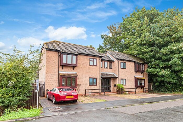 1 Bedroom Flat To Rent In Wildmoor Gate, Abingdon, OX14