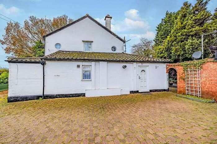 Apartment To Rent In High Cross, Aldenham, Watford, Hertfordshire, WD25