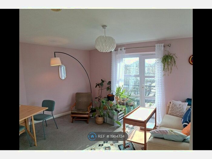 2 Bedroom Flat To Rent In Lawrence Street, York, YO10